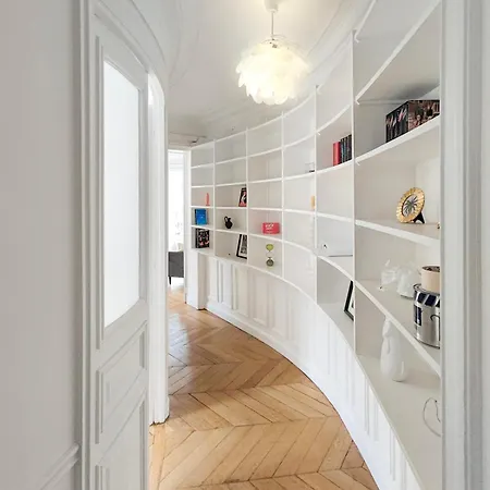 Amazing Refurbished Flat In V Apartment *