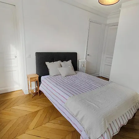 Amazing Refurbished Flat In V Apartment