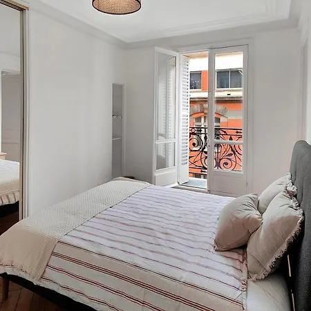 Amazing Refurbished Flat In V Apartment